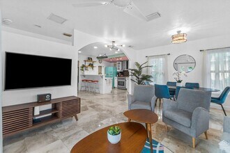 1911 Parker Ave in West Palm Beach, FL - Building Photo - Building Photo