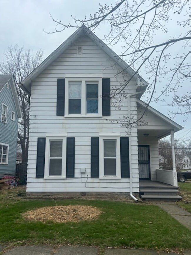 property at 800 W 10th St