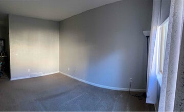 124 Grenadier Ct in Clifton Park, NY - Building Photo - Building Photo