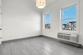 18-20-20 4th Ave in Bay Shore, NY - Building Photo - Building Photo