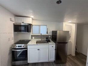 1608 NW 51st Terrace in Miami, FL - Building Photo - Building Photo