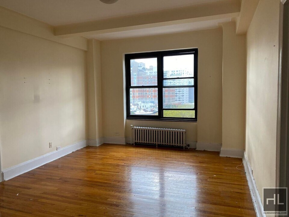 SECOND AVENUE in New York, NY - Building Photo