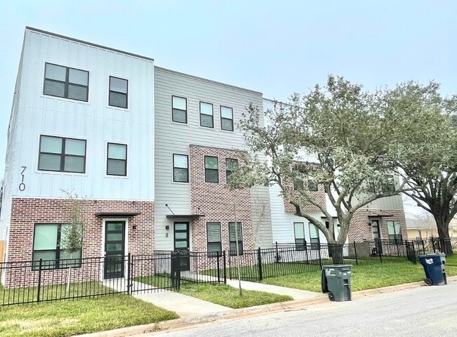 710 Vassar Ct in College Station, TX - Building Photo - Building Photo