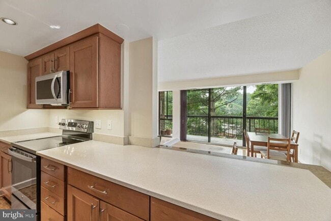 property at 1401 N Rhodes St