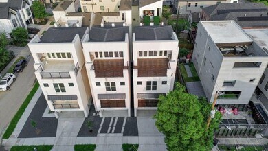 1320 Eberhard St in Houston, TX - Building Photo - Building Photo