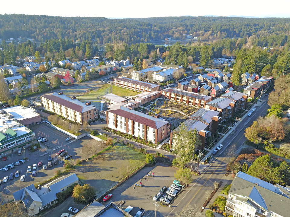 Lilac Townhomes in Bainbridge Island, WA - Building Photo