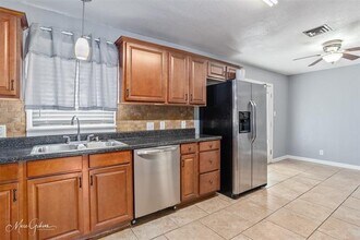 1620 Joy Dr in Bossier City, LA - Foto de edificio - Building Photo