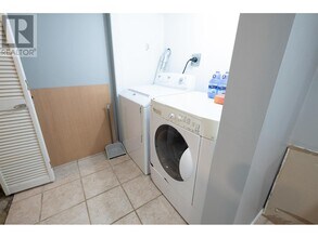 153 W 64th Ave in Vancouver, BC - Building Photo - Building Photo