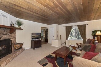 27875 Rainbow Dr in Lake Arrowhead, CA - Building Photo - Building Photo