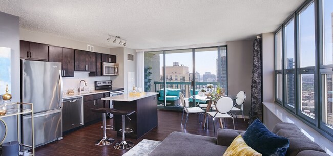 101 W Superior St-Unit -801 in Chicago, IL - Building Photo - Building Photo