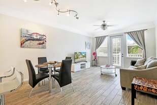 276 Murcia Dr, Unit 303 in Jupiter, FL - Building Photo