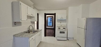 141 Chestnut Ave, Unit 2nd Floor Apt in Waterbury, CT - Building Photo - Building Photo