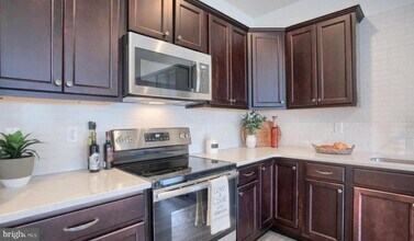1706 Shady Ln in Mechanicsburg, PA - Foto de edificio - Building Photo