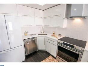 1213 Noble St in Philadelphia, PA - Building Photo - Building Photo