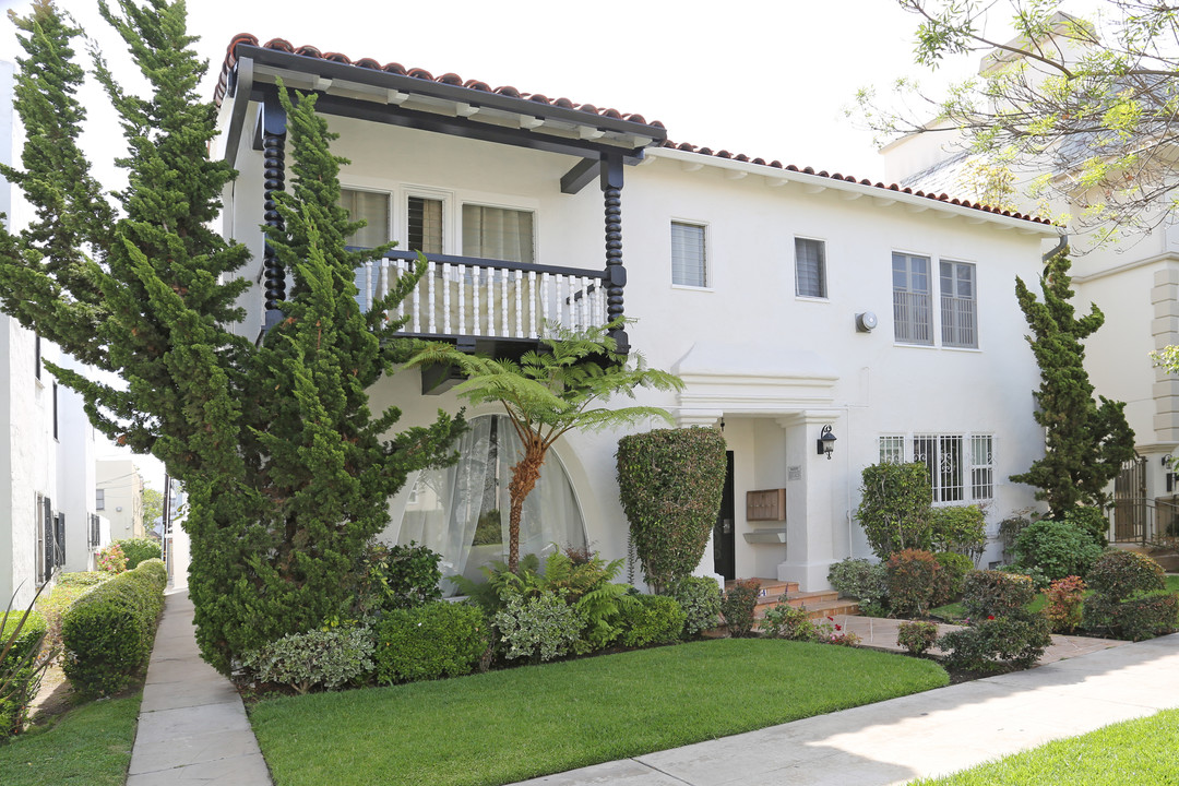 124 S Elm Dr in Beverly Hills, CA - Building Photo