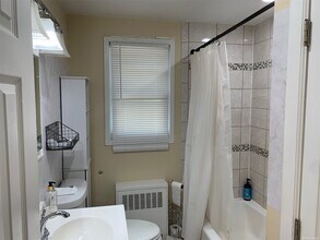24 Crescent Beach Rd in Glen Cove, NY - Building Photo - Building Photo