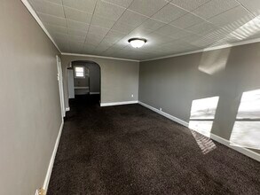 212 N Fifth St., Unit B Upstairs 1/1 in Boonville, IN - Building Photo - Building Photo