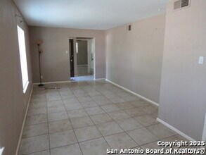 9715 Nona Kay Dr in San Antonio, TX - Building Photo - Building Photo
