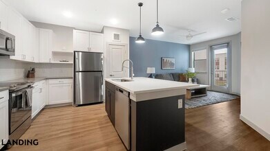 11214 N FM 620 in Austin, TX - Foto de edificio - Building Photo