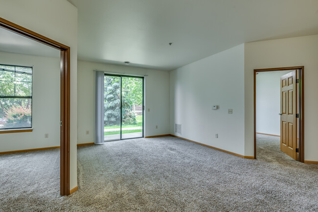 Concord Place Apartments in Oshkosh, WI - Foto de edificio - Interior Photo