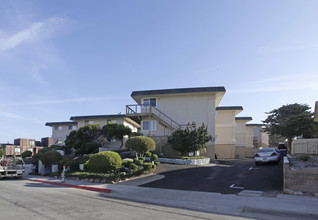 Surfside Apartments in Monterey, CA - Building Photo - Building Photo