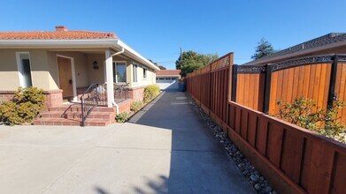 216 Cypress Ave in Santa Clara, CA - Building Photo - Building Photo