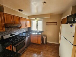 902 Jeannette St in Des Plaines, IL - Building Photo - Building Photo