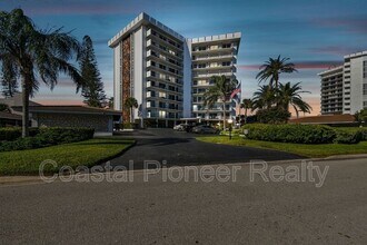 101 Benjamin Franklin Dr in Sarasota, FL - Building Photo - Building Photo