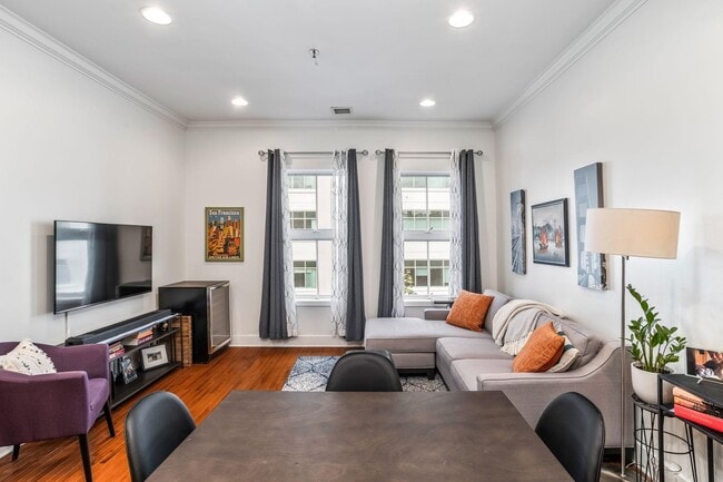 61 Grand St in Jersey City, NJ - Building Photo - Building Photo