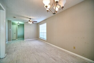 2314 Pebbledowne Cir in Sugar Land, TX - Building Photo - Building Photo