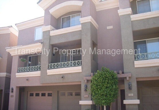 4455 E Paradise Village Pky S-Unit -1070 in Phoenix, AZ - Foto de edificio