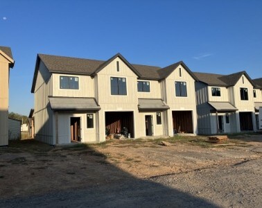 251 N Richards Ave in Tahlequah, OK - Building Photo