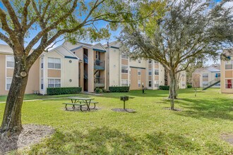 Academy at Waterford Lakes in Orlando, FL - Building Photo - Building Photo