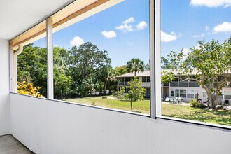 92 Hastings E in West Palm Beach, FL - Building Photo - Building Photo