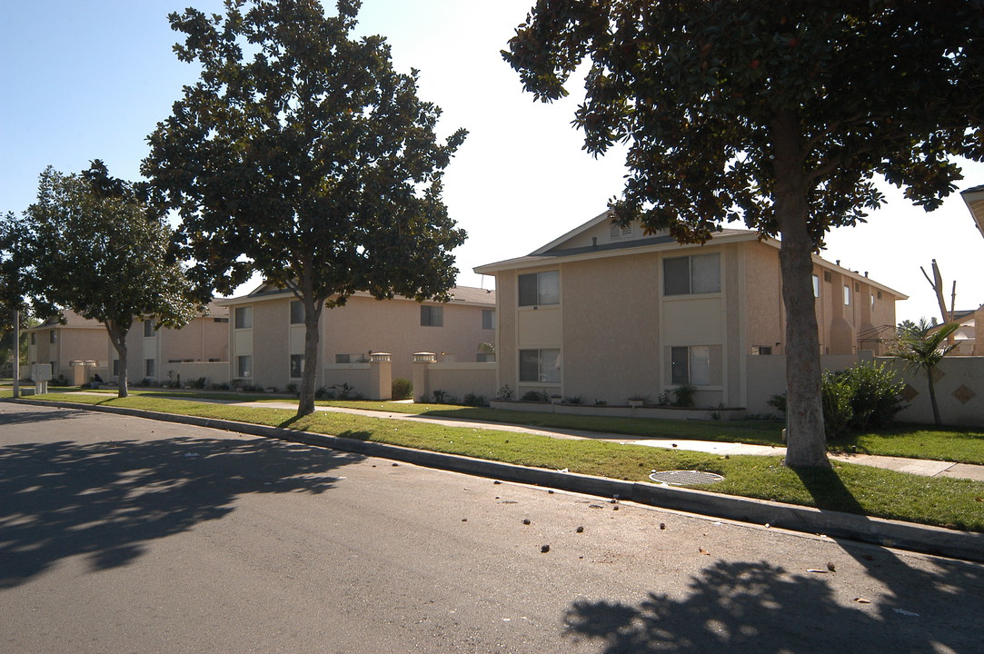 Cedar Street Apartments in Ontario, CA - Building Photo