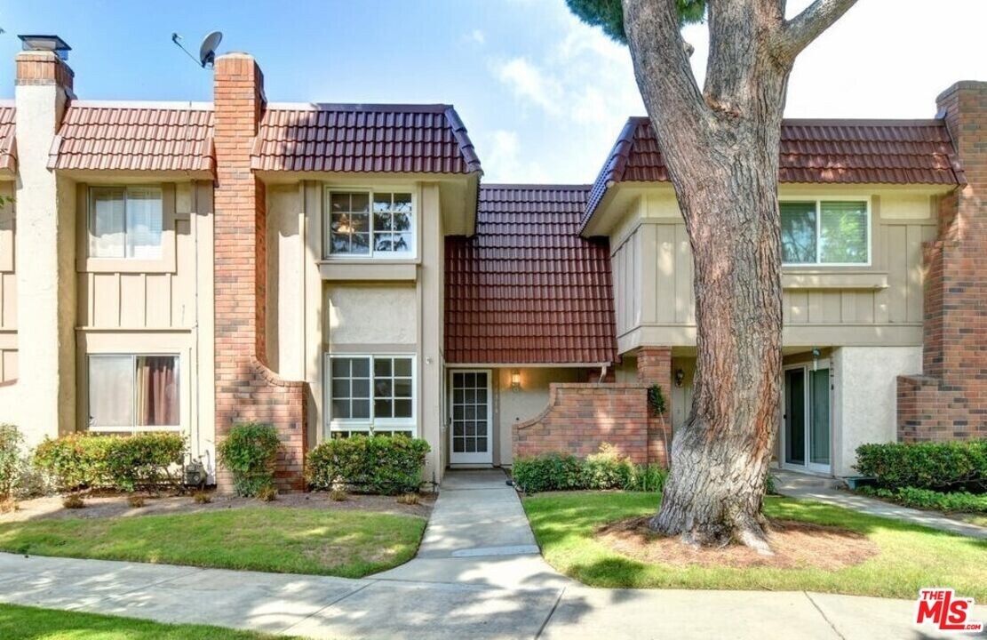 11316 La Have Way in Cypress, CA - Building Photo