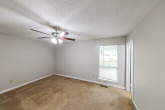 3211 Edenburg Dr in Hueytown, AL - Building Photo - Building Photo