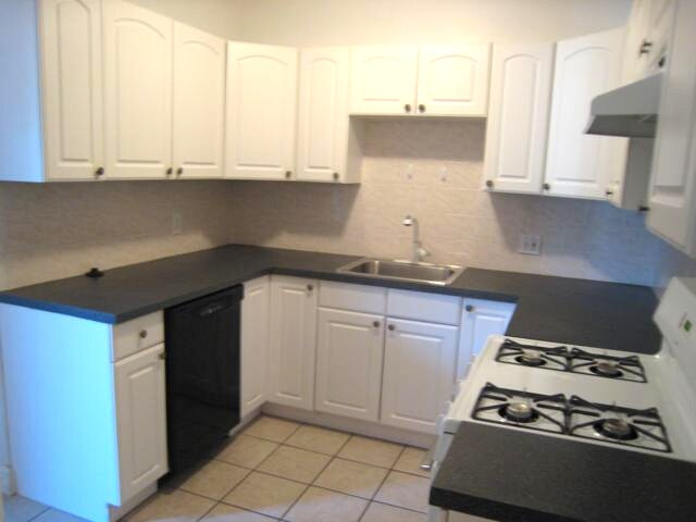 66 Egmont St, Unit 1 in Brookline, MA - Foto de edificio - Building Photo