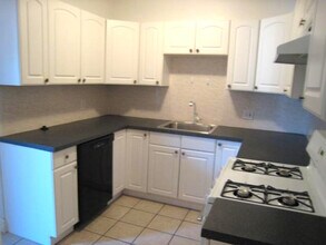 66 Egmont St in Brookline, MA - Foto de edificio - Building Photo