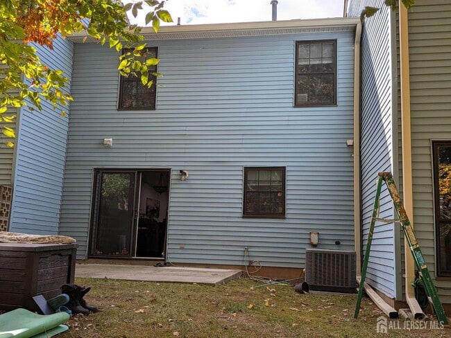 2103 Timber Oaks Rd in Edison, NJ - Building Photo - Building Photo