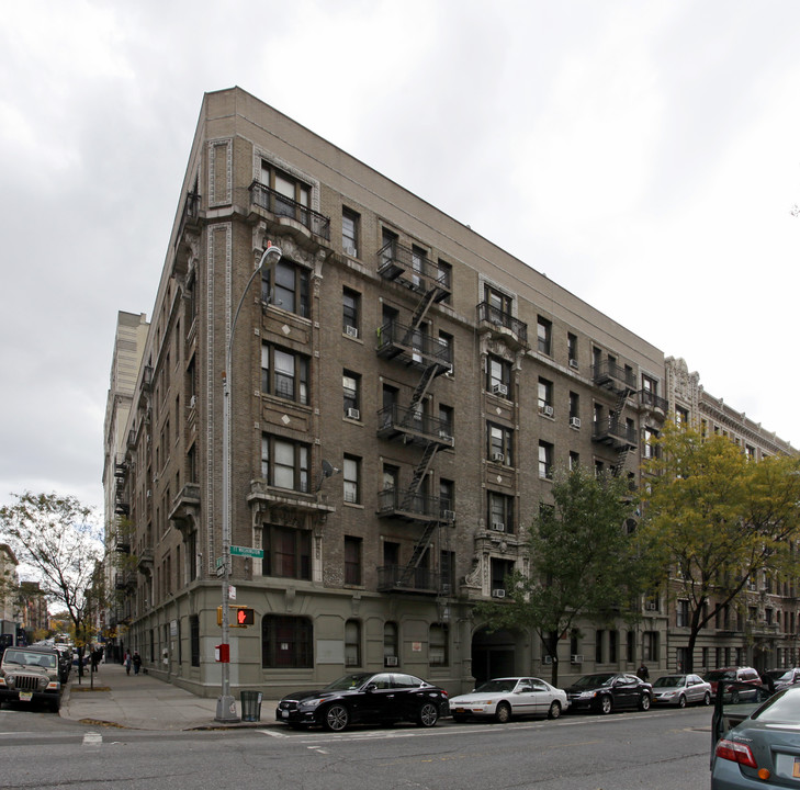 46-52 Fort Washington Ave in New York, NY - Building Photo