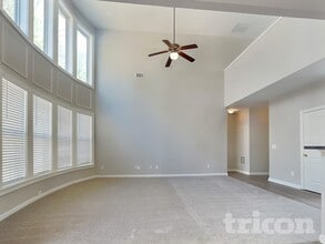 1317 Preserve Park Dr in Loganville, GA - Foto de edificio - Building Photo