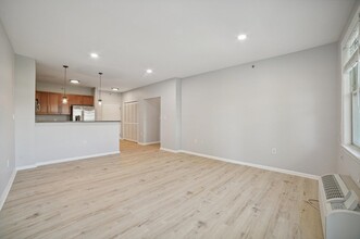 15 Freedomway in Jersey City, NJ - Building Photo - Building Photo