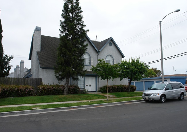 7732 Speer Ave in Huntington Beach, CA - Building Photo - Building Photo
