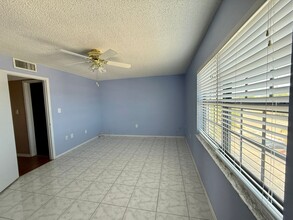930 85th Ave N in St. Petersburg, FL - Building Photo - Building Photo