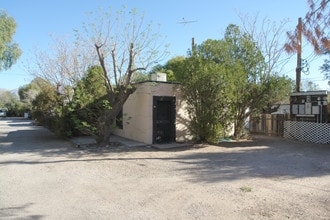 3825 E Monte Vista Dr in Tucson, AZ - Foto de edificio - Building Photo