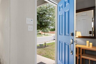 369 S Brook Dr in Leander, TX - Building Photo - Building Photo
