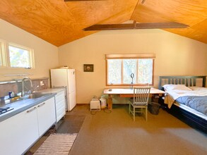 142 Roble Rd in Oakland, CA - Building Photo - Building Photo