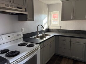 7957 Church Ave, Unit A in Highland, CA - Foto de edificio - Building Photo