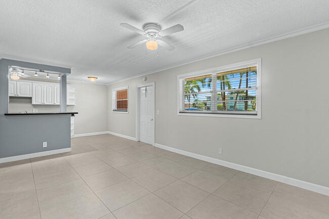 305 E Ocean Ave-Unit -105 in Boynton Beach, FL - Building Photo - Building Photo